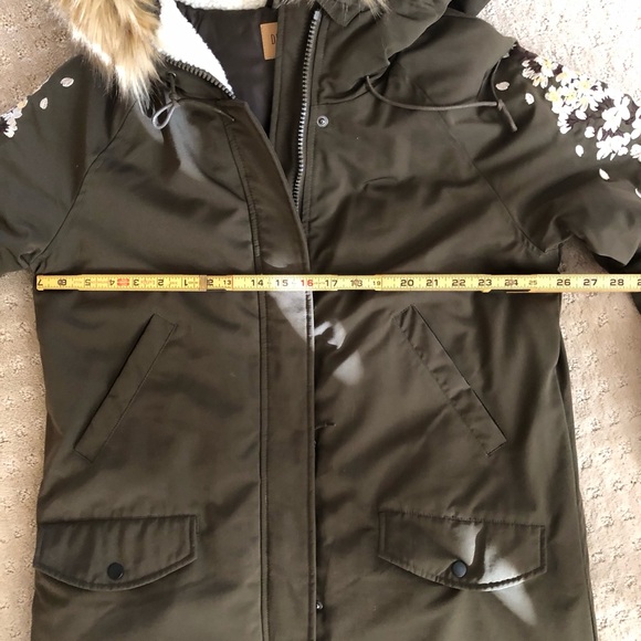 Sundance Olive Green Hooded Jacket with embroidered arm detail in Large. NWOT - Picture 12 of 14